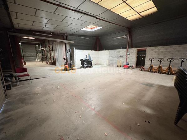 Vente
                Local d'activité1620 m² - NARBONNE (11100)