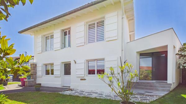 Maison Anglet 6 pièce(s) 180 m2 Anglet