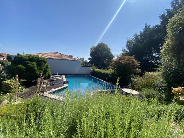 À Saint Paul les Dax, maison spacieuse avec piscine et espace professionnel aménageable