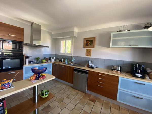 À Saint Paul les Dax, maison spacieuse avec piscine et espace professionnel aménageable