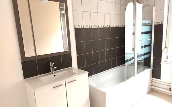 Appartement à louer    2 pièces • 75,65 m2 Reims