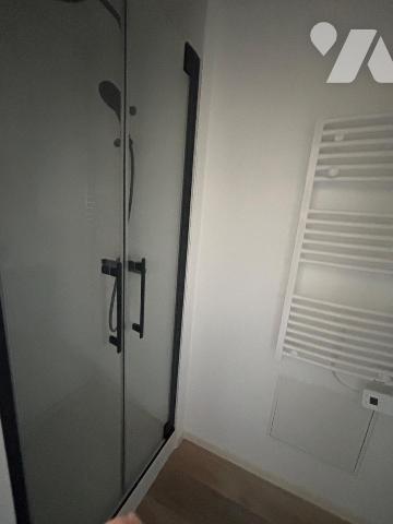 BAZEILLES - REZ-DE-CHAUSSEE- APPARTEMENT DE 2 PIECES.

Idéalement situé en plein coeur du vil...