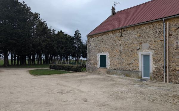 Maison à louer    3 pièces •  Aubepierre-Ozouer-le-Repos