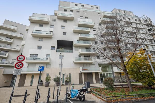 BORDS DE SEINE - T2 - 64m2 - TERRASSE
