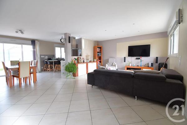 Maison à vendre  9 pièces - 186 m 2   LAVAL  - 53