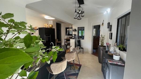 APPRTEMENT 145 M² // QUARTIER VACQUINIERE/ TERRASSE // CAVE // PARKINGS