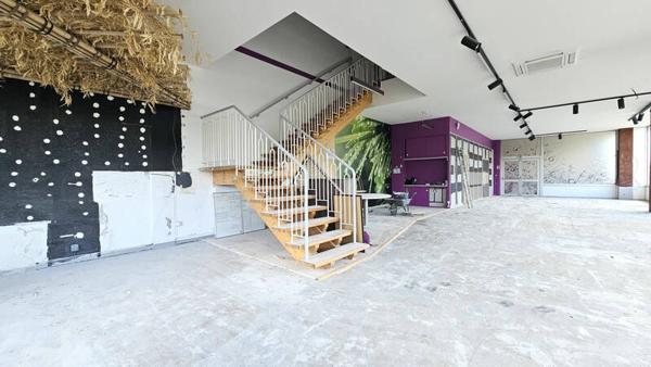 Local commercial  - 240m² sur 2 niveaux - Belley  - ZI de Coron