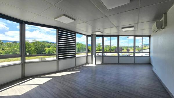 Local commercial  - 240m² sur 2 niveaux - Belley  - ZI de Coron