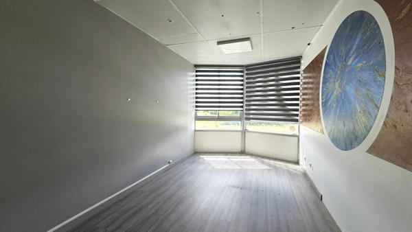 Local commercial  - 240m² sur 2 niveaux - Belley  - ZI de Coron