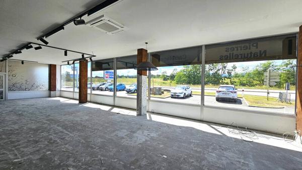 Local commercial  - 240m² sur 2 niveaux - Belley  - ZI de Coron