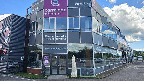 Local commercial  - 240m² sur 2 niveaux - Belley  - ZI de Coron