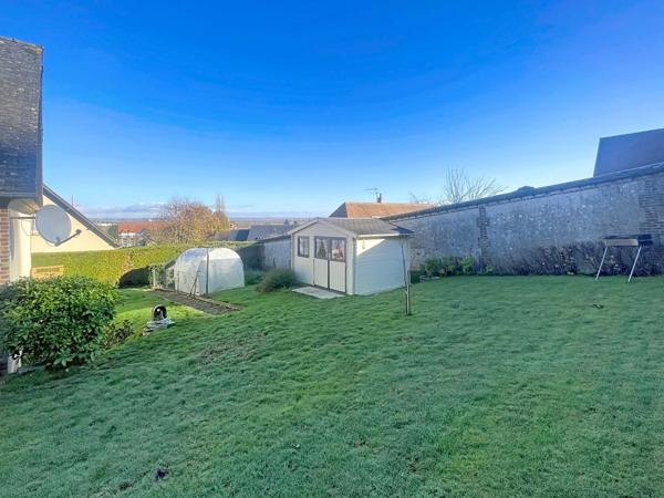 Maison familiale avec sous-sol complet et grand terrain au calme - La Rivière-Saint-Sauveur