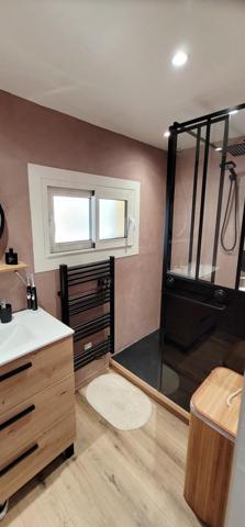 Corps de ferme rénové 3 chambres, dépendances