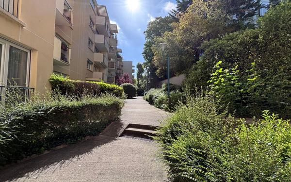 Appartement à vendre    2 pièces • 56,22 m2 Saint-Maur-des-Fossés