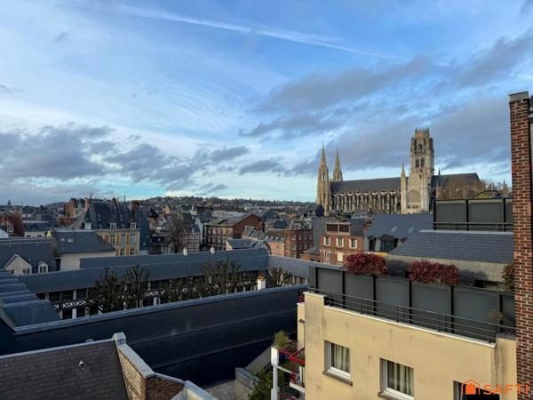 Appartement 2 chambres + greniers.