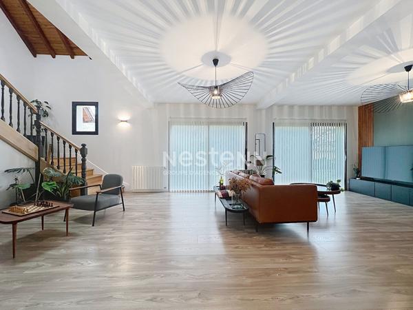 A VENDRE - SUD de TOULOUSE - Maison atypique de 15 pièces - ESTANTENS