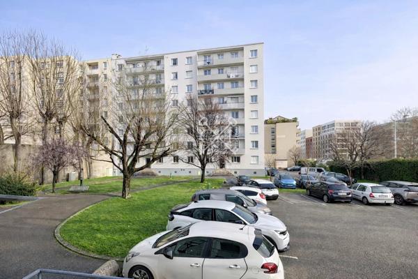 Lyon 7ème – Avenue Debourg – T3 lumineux dans secteur dynamique