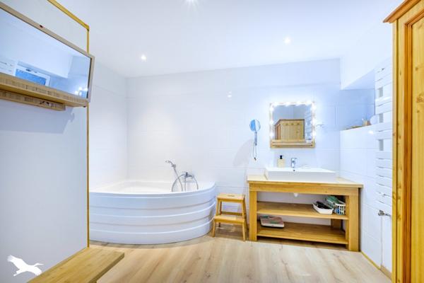 Maison à vendre |                                       Lyon 08 |                                        7 pièces  |  167 m²