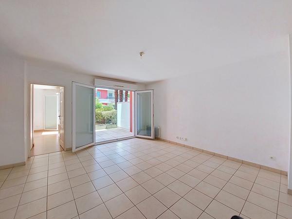 Appartement T2 moderne en rez-de-chaussée à Carquefou - 149 000 €