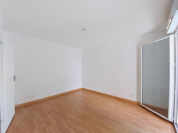 Appartement T2 moderne en rez-de-chaussée à Carquefou - 149 000 €