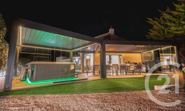 Maison à vendre  14 pièces - 304 m 2   ST HILAIRE DE RIEZ  - 85