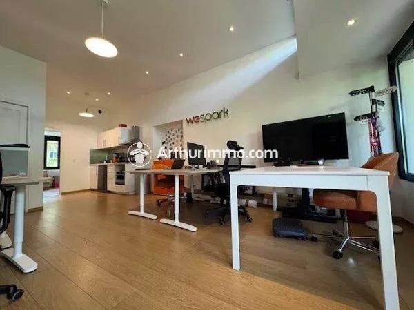 Location Local commercial 2 pièces 43 m2 à Étiolles