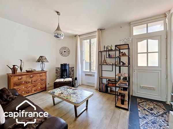 Thouars (79) – Maison de ville 69m² avec 2 chambres, garage et jardin, commerces accessibles à pied