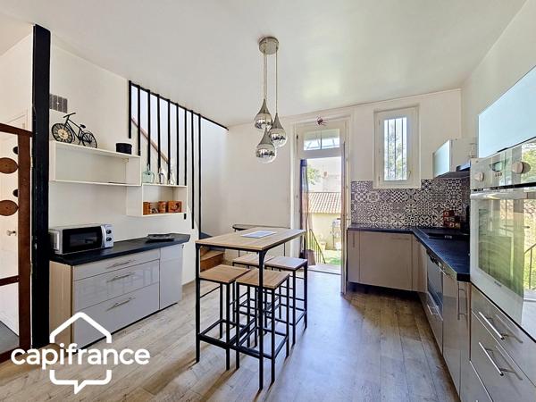 Thouars (79) – Maison de ville 69m² avec 2 chambres, garage et jardin, commerces accessibles à pied