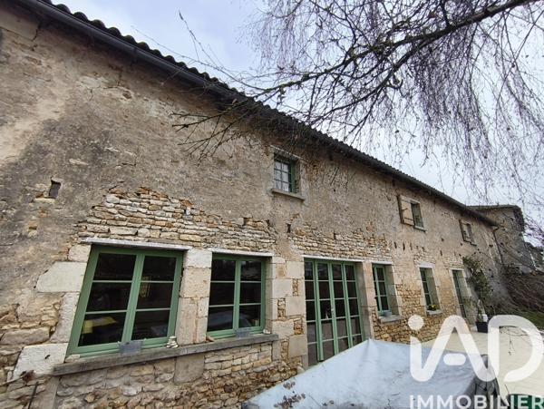 Maison à vendre 10 pièces 260 m² Valence-en-Poitou