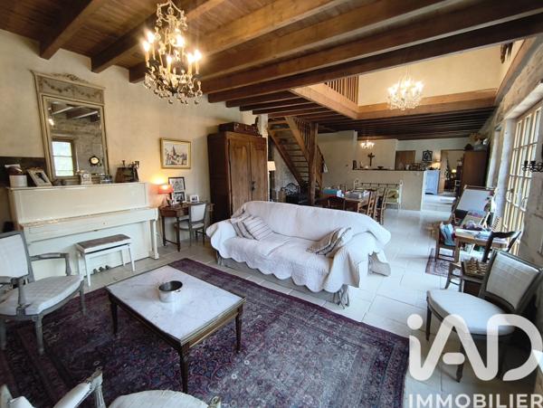 Maison à vendre 10 pièces 260 m² Valence-en-Poitou