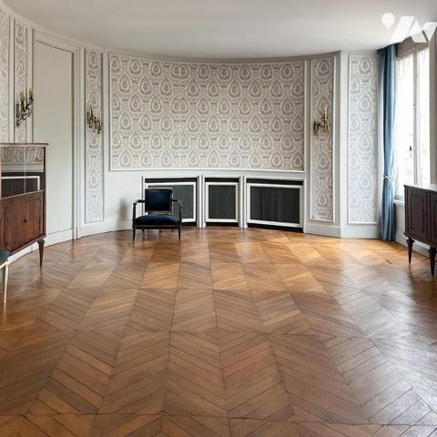 PROXIMITE FORUM BOULINGRIN APPARTEMENT 160 m² + espace aménageable 180 m². Garage.