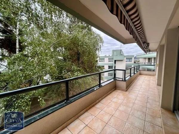 Appartement à louer 3 pièces 80.67m² Clermont-Ferrand (63000)