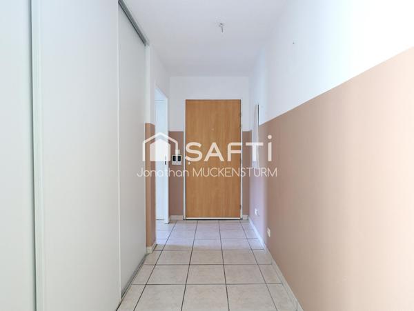 Charmant 3 pièces dans un cadre verdoyant.