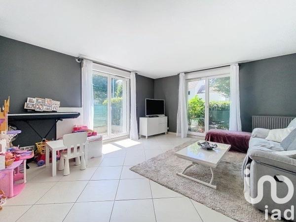Appartement 3 pièces de 64 m² à Sainte-Geneviève-des-Bois (91700)