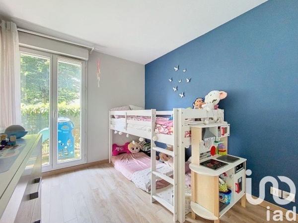 Appartement 3 pièces de 64 m² à Sainte-Geneviève-des-Bois (91700)