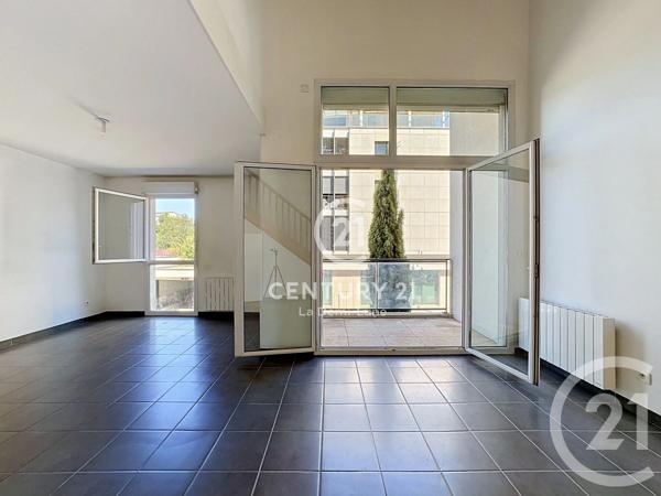 Appartement T3 à vendre  3 pièces - 82,66 m 2   LYON  - 69004
