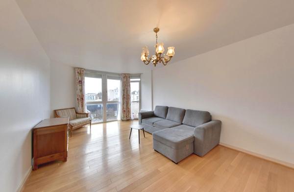 Bel appartement 2 pièces avec balcon