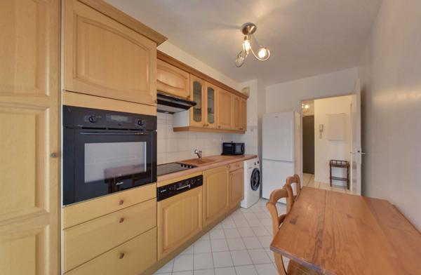 Bel appartement 2 pièces avec balcon