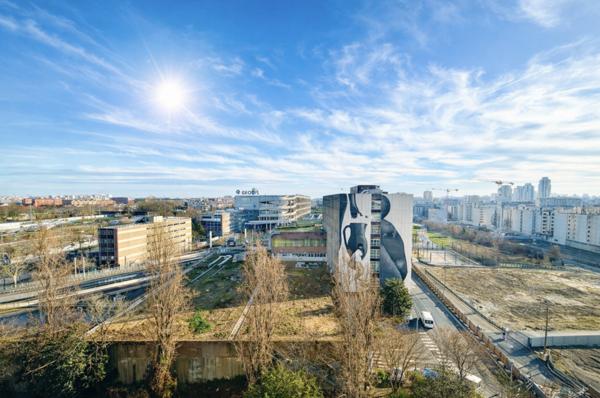 Paris (75018) F3 de 51 m² avec box, cave et vue incroyable –Fort potentiel