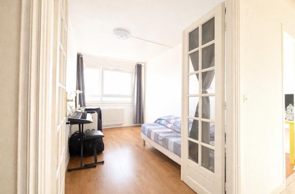 Paris (75018) F3 de 51 m² avec box, cave et vue incroyable –Fort potentiel