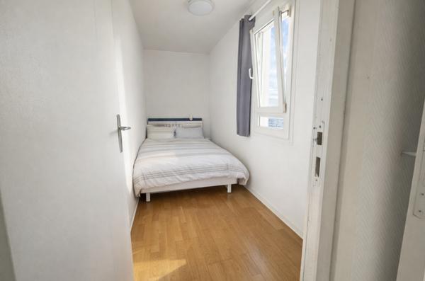 Paris (75018) F3 de 51 m² avec box, cave et vue incroyable –Fort potentiel
