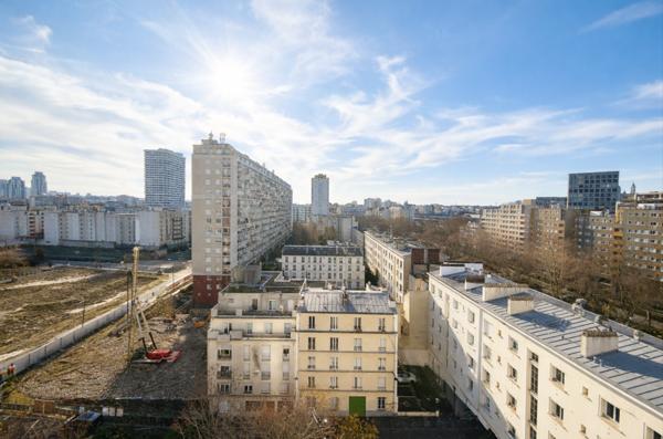 Paris (75018) F3 de 51 m² avec box, cave et vue incroyable –Fort potentiel