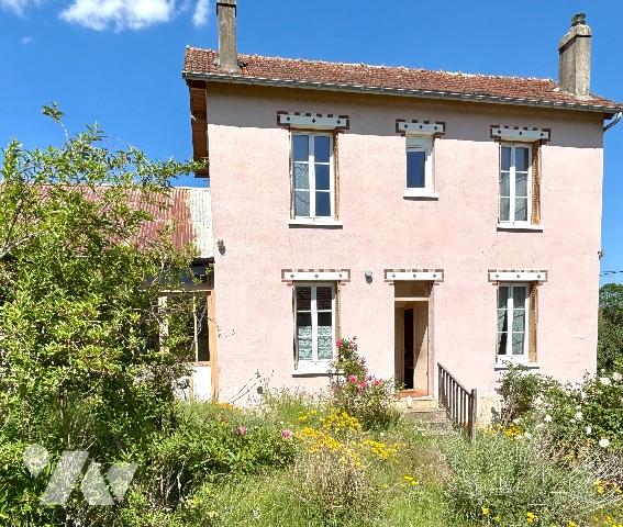 VALLEE DE L’EURE, AU CALME PROCHE CENTRE BOURG
MAISON DES ANNEES 30 - 100m² UTILISABLES SUR 1552m²