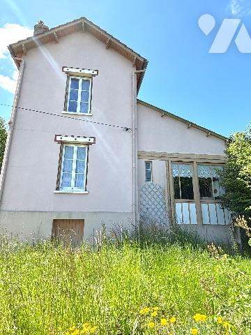 VALLEE DE L’EURE, AU CALME PROCHE CENTRE BOURG
MAISON DES ANNEES 30 - 100m² UTILISABLES SUR 1552m²