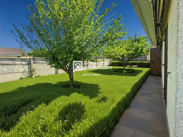 BLANQUEFORT Maison de PLAIN-PIED avec   JARDIN et GARAGE POSSIBILITÉ 3ème CHAMBRE