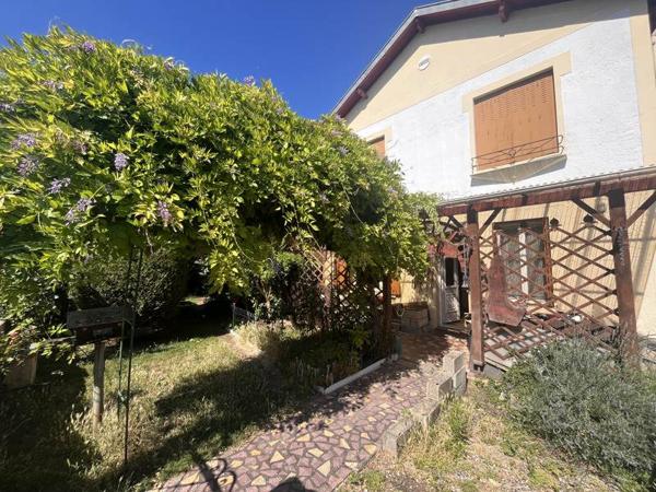 Maison 223 650 € Rochefort 5 p 110 m² DPE F