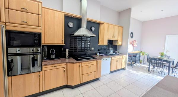 Maison à ROUBAIX, 59100 - 5 pièces 269m²