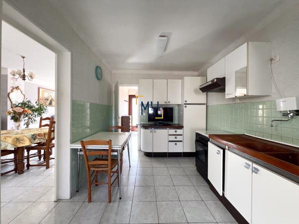 MAISON BÂTIR SEMI-INDIVIDUELLE À TRAVAUX AVEC JARDIN & GARAGE