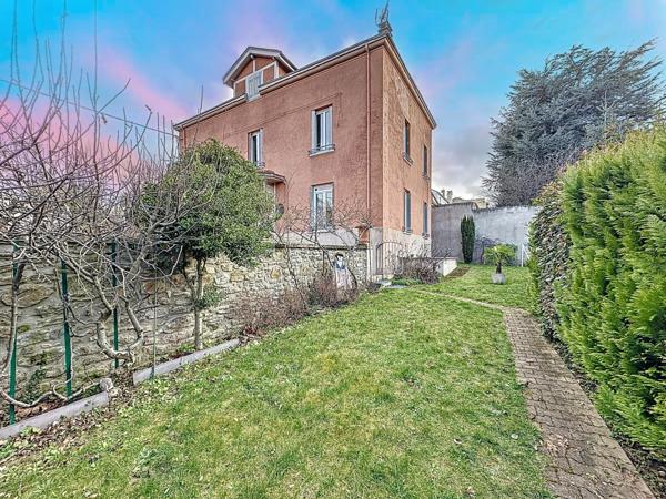 Maison 5 pièces - 225 m²