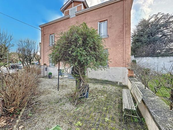 Maison 5 pièces - 225 m²